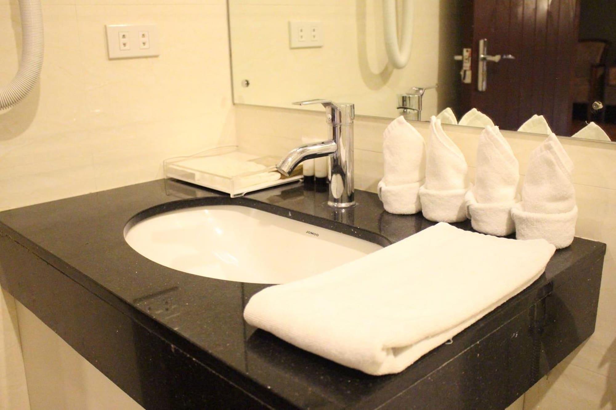 Baguio Crown Legacy Hotel 바기오 외부 사진